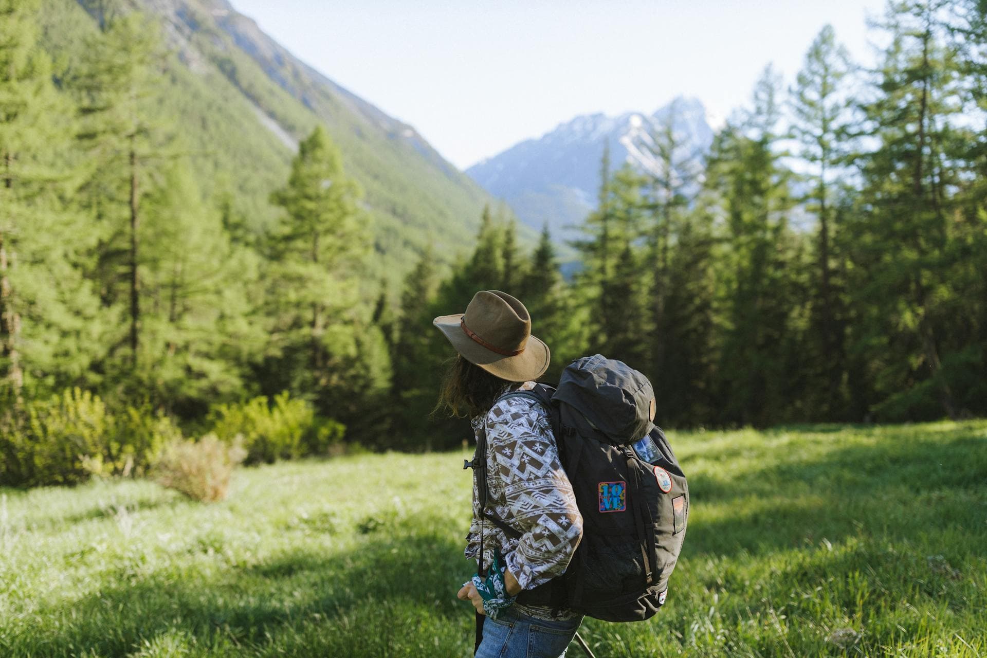 Backpacking Ultra-Light: A Beginner's Guide for 2025