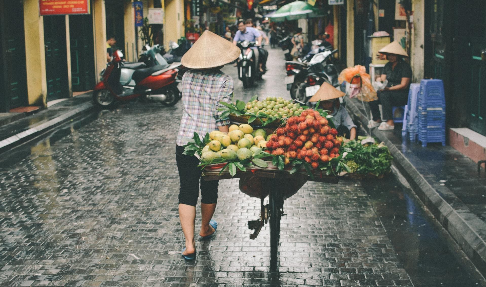 Exploring Global Cuisine: A Foodie Travel Guide for 2025